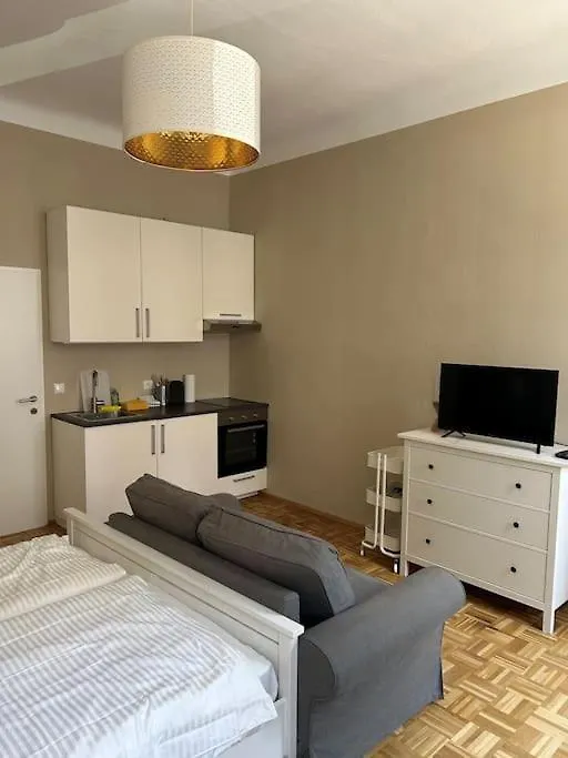 Sehr Schoene Und Gemuetliche Wohnung - Perfekte U-Bahn Anbindung Vienna 0*,  Austria