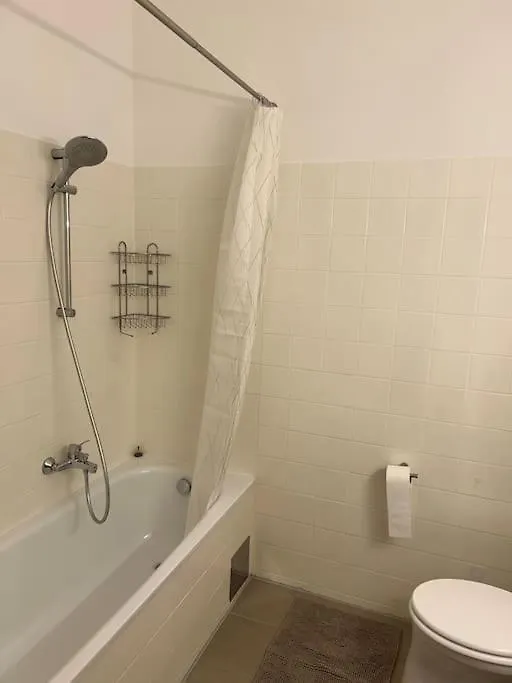 Sehr Schoene Und Gemuetliche Wohnung - Perfekte U-Bahn Anbindung Vienna